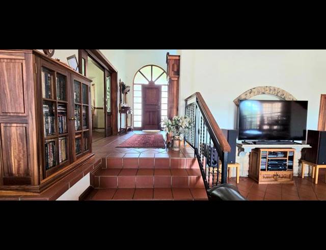 5 BEDROOM HOUSE FOR SALE IN WATERLAKE FARM LIFESTYLE ESTATE